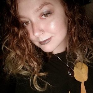 Meet your Posher, Hyla